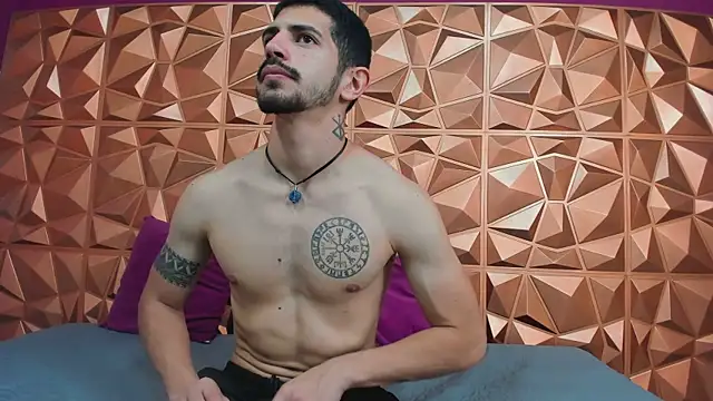 AlejandroStormm online show from November 2025 08:30:01 PM