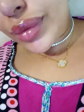 Sexlove1xo online show from June 2026 05:39:01 PM