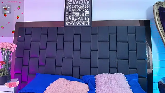 Lexi Howard  online show from November 2025 04:57:01 AM