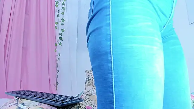 Emma lorense22 online show from March 2025 01:08:02 AM