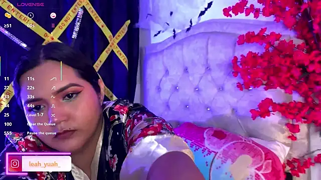 Leah yuah  online show from October 2025 09:21:02 AM