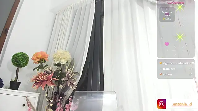 Bella Posh online show from November 2025 06:28:01 PM