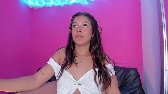 violett 24  online show from February 2025 06:31:01 PM