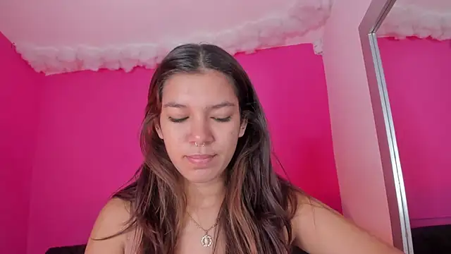 violett 24  online show from March 2025 12:09:02 PM