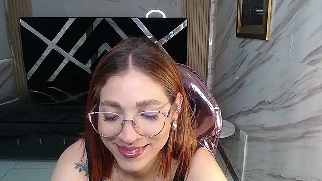 Snapshot of Angeles_v chatting on March 2025 08:11:01 PM Angeles v online show from March 2025 08:11:01 PM