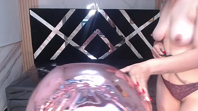 Snapshot of Angeles_v chatting on March 2025 01:35:02 AM Angeles v online show from March 2025 01:35:02 AM