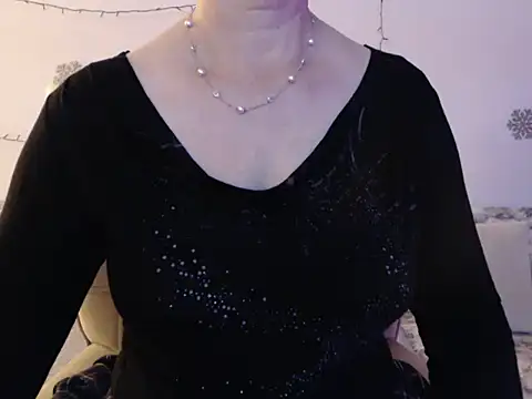 Snapshot of YourfantasyGiuly chatting on May 2026 06:35:01 PM YourfantasyGiuly online show from May 2026 06:35:01 PM