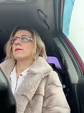 Lusi Luxary online show from March 2025 10:11:02 AM