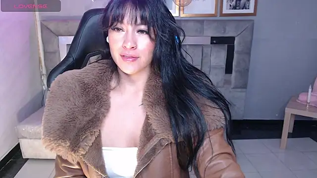 Isabella Collen v online show from November 2025 12:59:02 PM