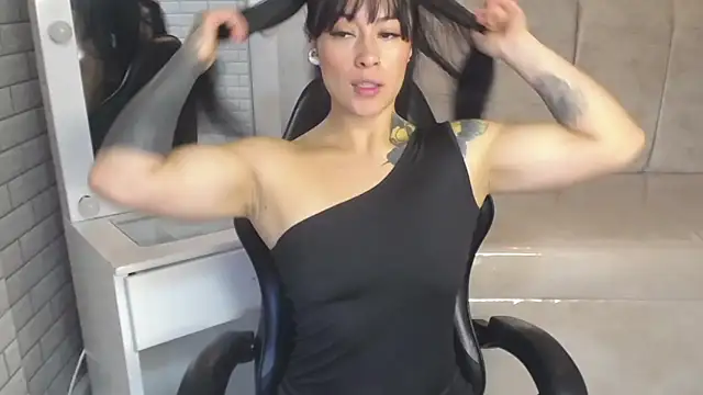 Isabella Collen v online show from April 2026 01:12:02 PM