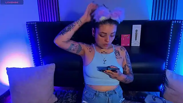 Snapshot of ChloeAllennn chatting on January 2026 04:55:01 PM ChloeAllennn online show from January 2026 04:55:01 PM