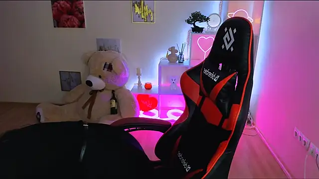 hazel sullivan online show from February 2025 12:31:01 PM