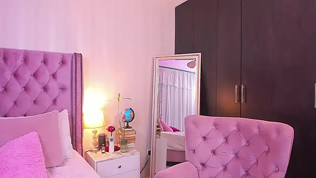 natashaleightt online show from March 2025 02:51:02 AM