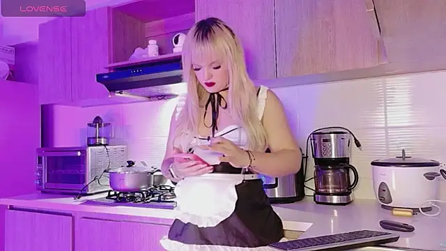 ScarletThompsonx online show from April 2026 04:50:02 AM