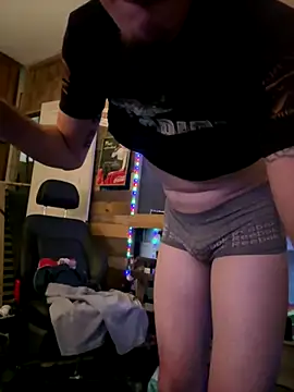 Polaroid White online show from October 2025 08:09:02 AM