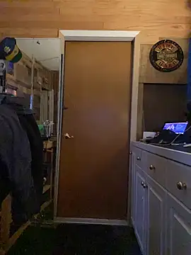 Polaroid White online show from November 2025 07:40:01 AM