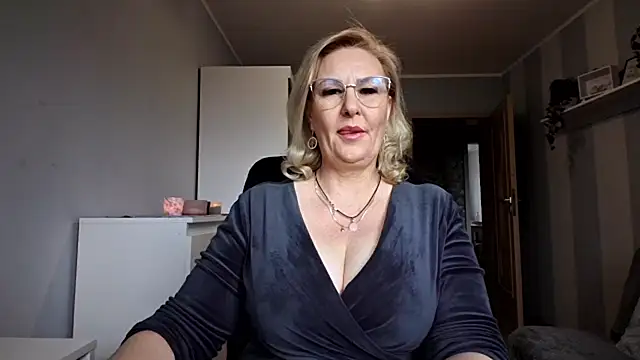 DianaLive online show from April 2026 06:25:02 AM