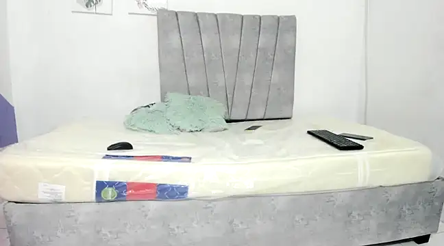 Snapshot of Luna__ho chatting on March 2025 09:57:01 AM Luna ho online show from March 2025 09:57:01 AM