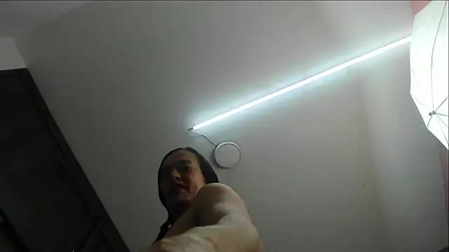 Snapshot of ava-am chatting on March 2025 12:31:02 AM ava-am online show from March 2025 12:31:02 AM