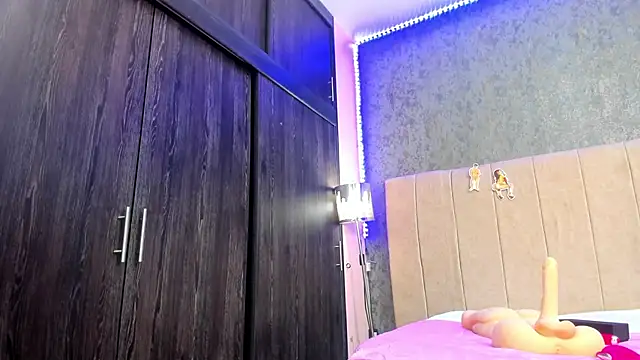 Snapshot of ava-am chatting on November 2025 01:50:02 AM ava-am online show from November 2025 01:50:02 AM