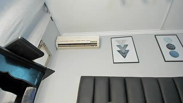 CHANELL 11INCHES online show from March 2025 10:53:02 PM