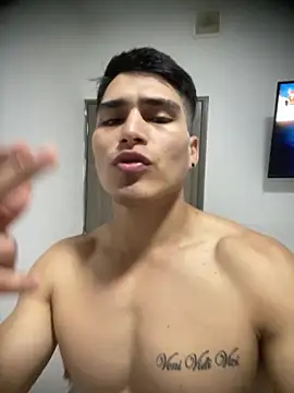 Snapshot of MaxxxSteil chatting on March 2025 08:29:02 AM MaxxxSteil online show from March 2025 08:29:02 AM