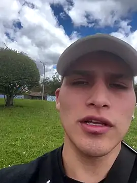 Snapshot of MaxxxSteil chatting on September 2025 05:01:02 PM MaxxxSteil online show from September 2025 05:01:02 PM