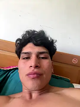 Snapshot of MaxxxSteil chatting on December 2025 02:43:02 PM MaxxxSteil online show from December 2025 02:43:02 PM