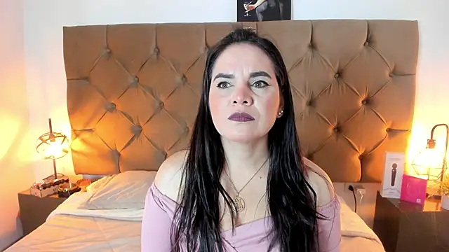 laura hotties online show from March 2026 01:22:02 PM