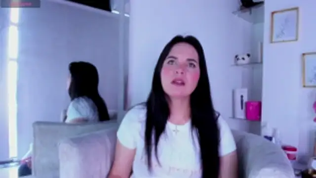 Snapshot of laura_hotties chatting on May 2026 01:07:02 PM laura hotties online show from May 2026 01:07:02 PM