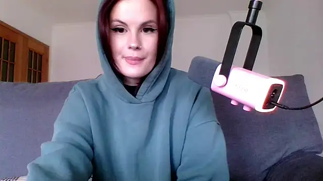 Della Ideal online show from March 2025 03:09:02 PM