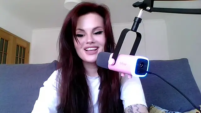 Della Ideal online show from March 2025 02:51:02 PM