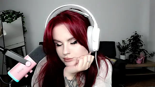 Della Ideal online show from September 2025 06:07:01 PM