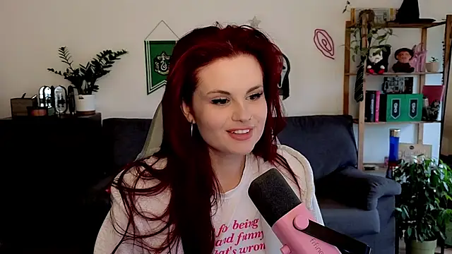 Della Ideal online show from December 2025 09:03:01 AM