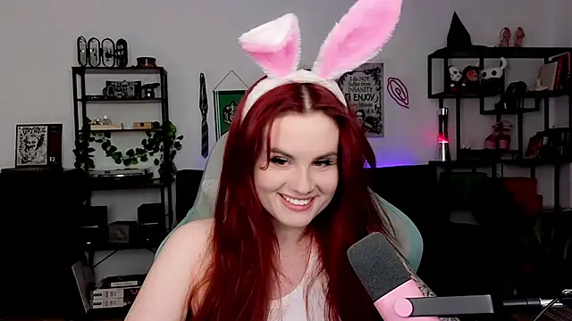 Della Ideal online show from April 2026 05:54:01 PM