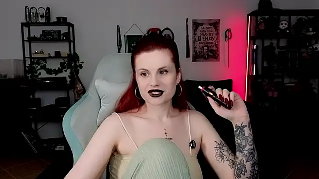 Snapshot of Della_Ideal chatting on June 2026 05:52:01 PM Della Ideal online show from June 2026 05:52:01 PM