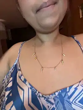 Snapshot of KiaraCut chatting on April 2026 10:32:01 PM KiaraCut online show from April 2026 10:32:01 PM