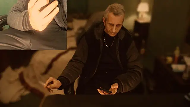 Snapshot of maxdaddy690 chatting on December 2024 09:18:02 PM maxdaddy690 online show from December 2024 09:18:02 PM