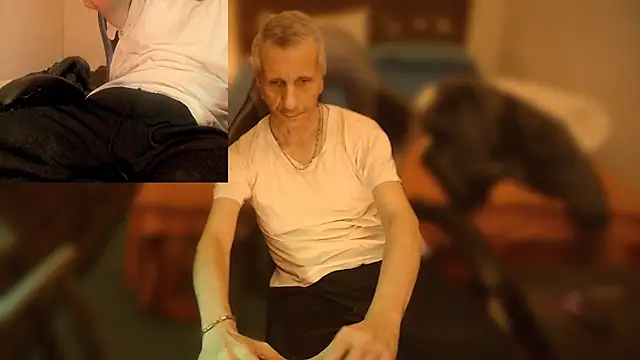 Snapshot of maxdaddy690 chatting on January 2025 09:07:02 PM maxdaddy690 online show from January 2025 09:07:02 PM