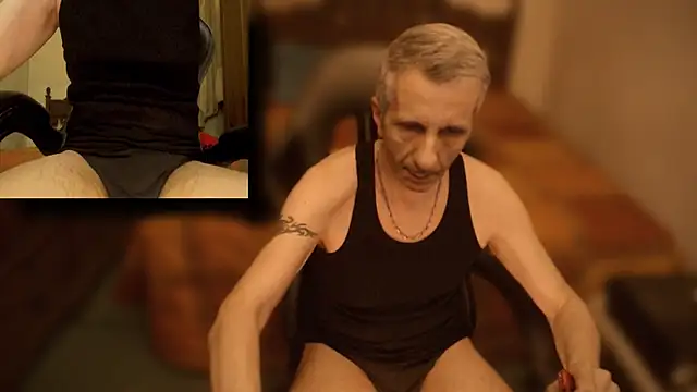 Snapshot of maxdaddy690 chatting on March 2025 09:04:02 PM maxdaddy690 online show from March 2025 09:04:02 PM