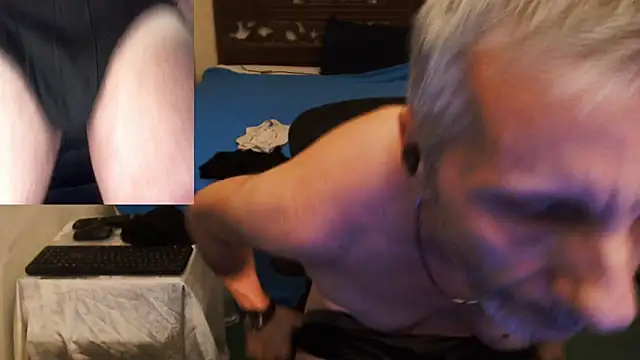 Snapshot of maxdaddy690 chatting on September 2025 09:03:02 PM maxdaddy690 online show from September 2025 09:03:02 PM