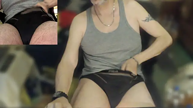 maxdaddy690 online show from May 2026 02:27:02 AM