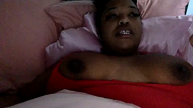 Snapshot of bronxminx chatting on February 2025 03:49:02 PM bronxminx online show from February 2025 03:49:02 PM