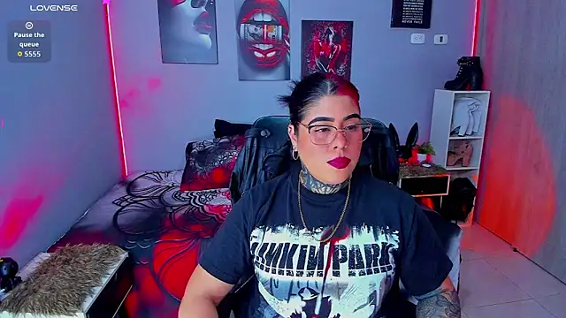 Snapshot of Veronika_metal chatting on September 2025 06:31:02 PM Veronika metal online show from September 2025 06:31:02 PM