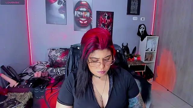 Snapshot of Veronika_metal chatting on December 2025 11:55:02 PM Veronika metal online show from December 2025 11:55:02 PM