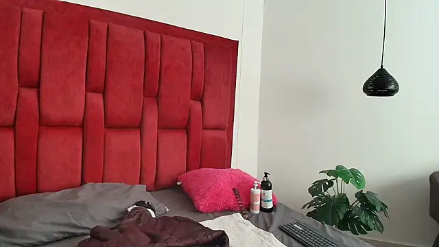 Vaiolett Smith online show from March 2025 02:01:02 PM