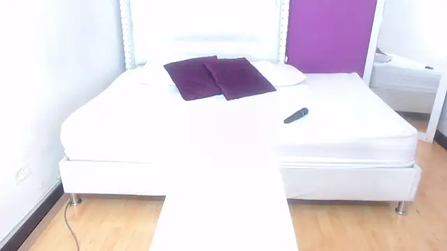 Snapshot of naughty_teen18 chatting on March 2025 01:42:01 PM naughty teen18 online show from March 2025 01:42:01 PM