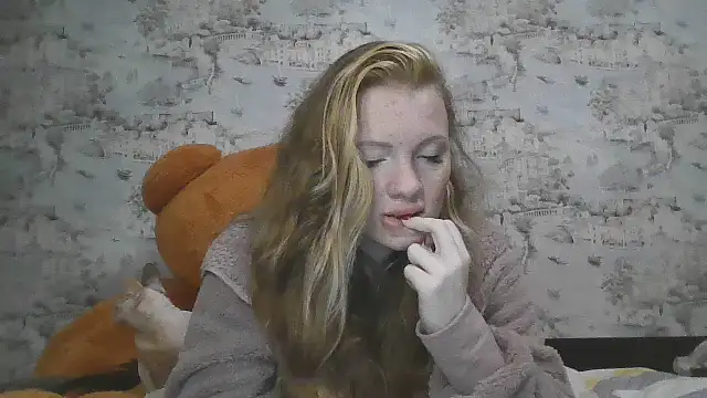 Eveline May online show from October 2025 04:26:01 PM