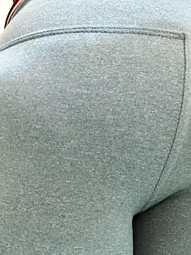 roxanasexy2025 online show from April 2026 03:45:01 PM