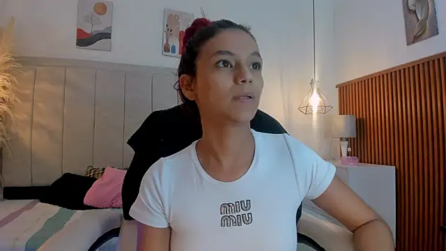 Snapshot of gime_lara chatting on April 2026 07:05:02 PM gime lara online show from April 2026 07:05:02 PM